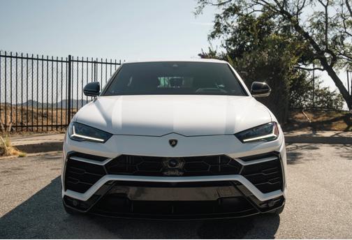 2021 Lamborghini Urus Pearl Capsule