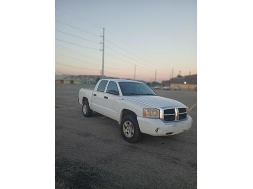 White 2007 Dodge Dakota SLT Quad Cab