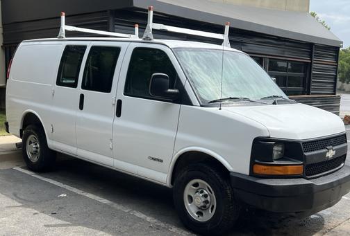 White 2006 Chevrolet Express 2500 Cargo