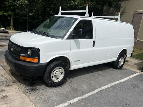 White 2006 Chevrolet Express 2500 Cargo