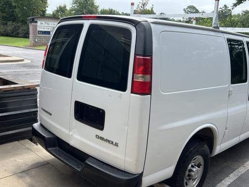 White 2006 Chevrolet Express 2500 Cargo