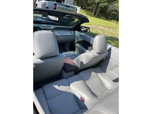 2007 Ford Mustang Deluxe