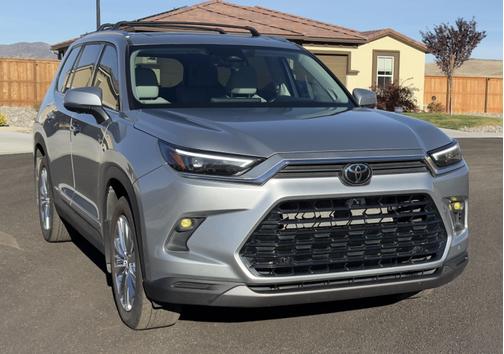Silver 2024 Toyota Grand Highlander Platinum