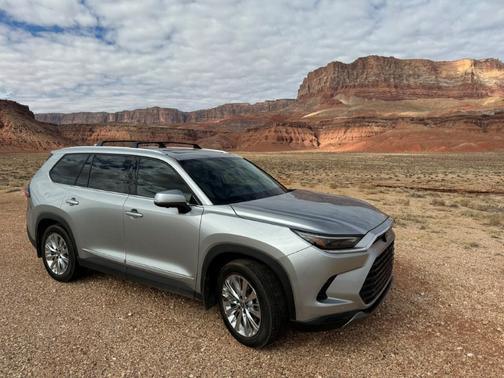 Silver 2024 Toyota Grand Highlander Platinum