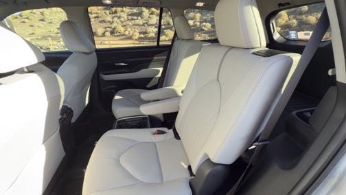 Silver 2024 Toyota Grand Highlander Platinum