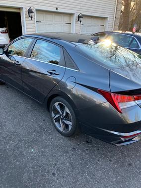 2021 Hyundai ELANTRA Limited