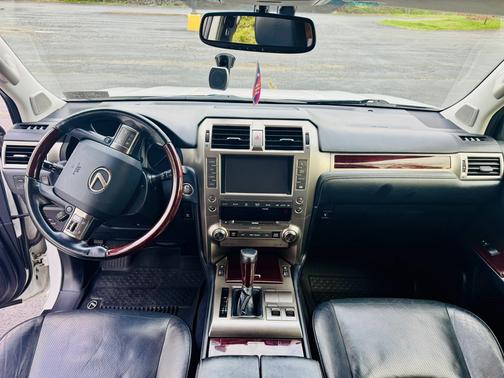 White 2018 Lexus GX 460 Base