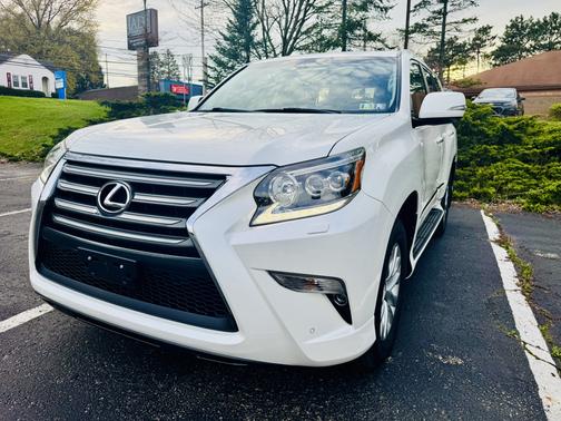 White 2018 Lexus GX 460 Base