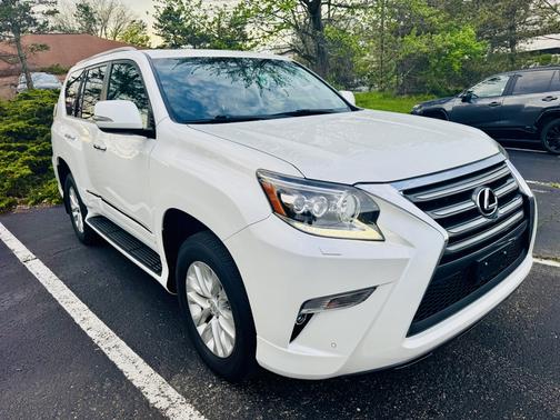 White 2018 Lexus GX 460 Base