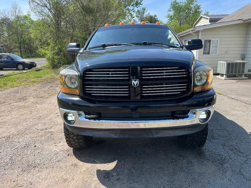 Black 2006 Dodge Ram 2500 SLT Quad Cab