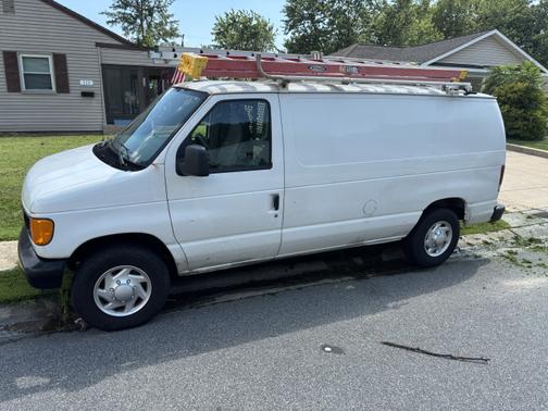 2007 Ford E250 Base