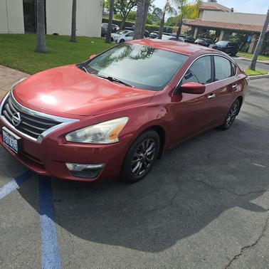 Red 2015 Nissan Altima 2.5 S