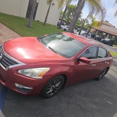 Red 2015 Nissan Altima 2.5 S