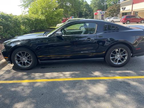 2011 Ford Mustang V6