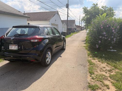 Black 2021 Nissan Kicks S