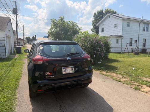 Black 2021 Nissan Kicks S