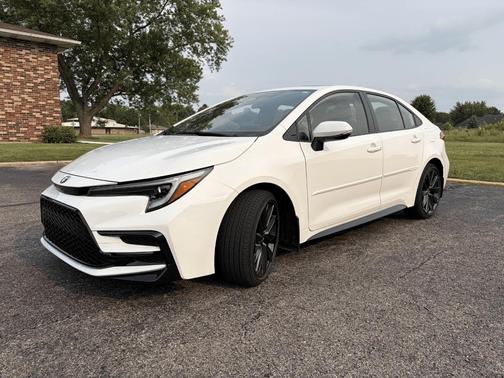 White 2023 Toyota Corolla Hybrid SE
