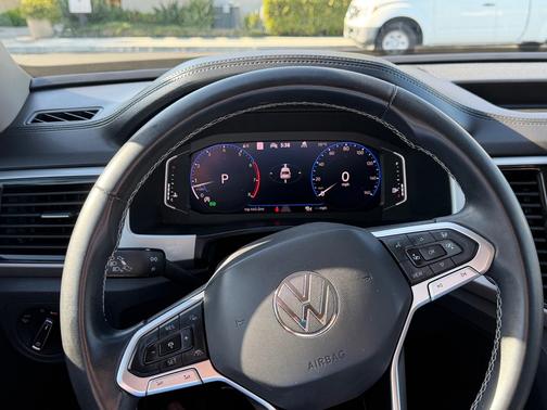 Black 2021 Volkswagen Atlas 3.6L SEL Premium