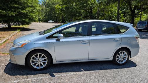 Blue 2013 Toyota Prius v Five