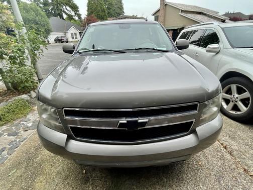 Gray 2007 Chevrolet Suburban 1500 LT