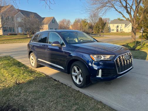 Blue 2022 Audi Q7 55 Premium