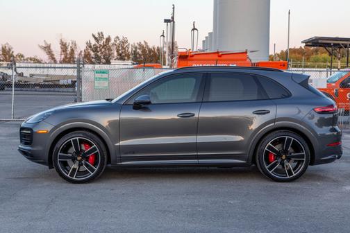 2021 Porsche Cayenne GTS