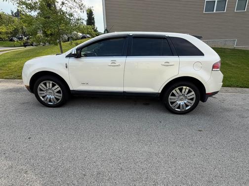 White 2008 Lincoln MKX Base