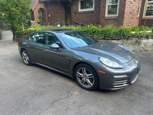 2014 Porsche Panamera 4