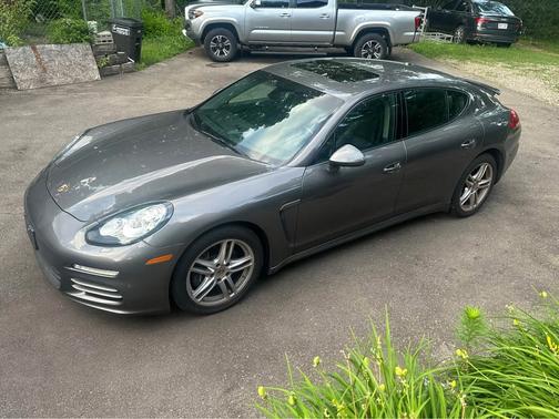 2014 Porsche Panamera 4