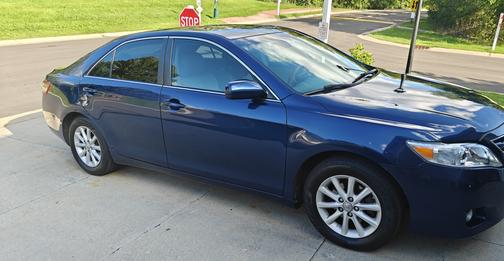 Blue 2010 Toyota Camry XLE