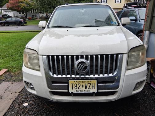 White 2010 Mercury Mariner Premier