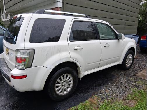 White 2010 Mercury Mariner Premier