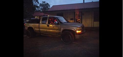 Silver 2001 Chevrolet Silverado 2500 LS H/D Extended Cab