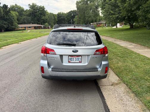 Silver 2014 Subaru Outback 2.5i Premium