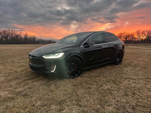 Black 2018 Tesla Model X P100D