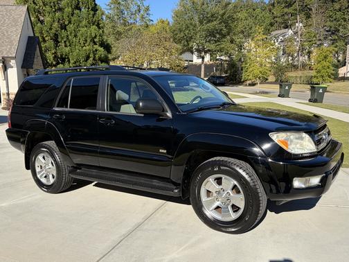 Black 2005 Toyota 4Runner SR5