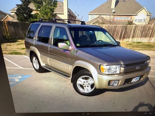 2003 INFINITI QX4 Base