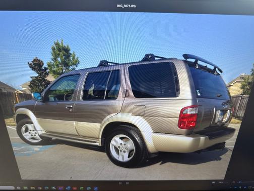 2003 INFINITI QX4 Base