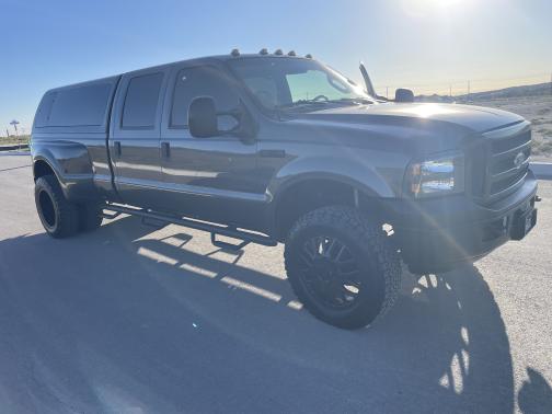 2004 Ford F-350 Lariat Crew Cab Super Duty