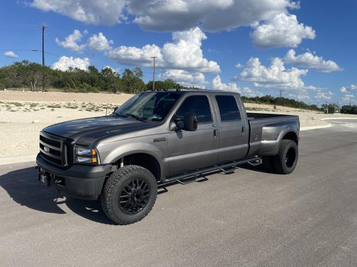 2004 Ford F-350 Lariat Crew Cab Super Duty