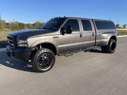 2004 Ford F-350 Lariat Crew Cab Super Duty