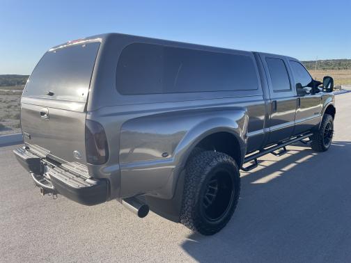 2004 Ford F-350 Lariat Crew Cab Super Duty