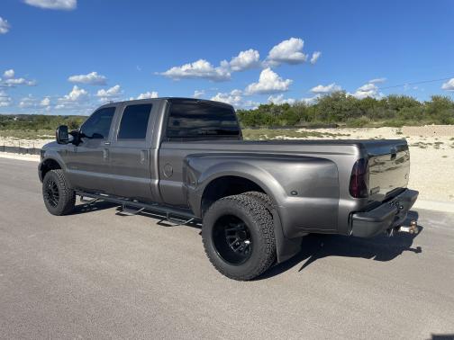 2004 Ford F-350 Lariat Crew Cab Super Duty