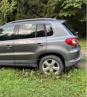 2010 Volkswagen Tiguan Wolfsburg Edition
