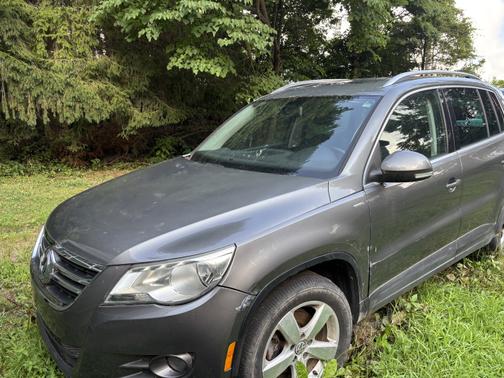2010 Volkswagen Tiguan Wolfsburg Edition