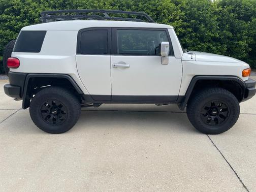 White 2011 Toyota FJ Cruiser Base