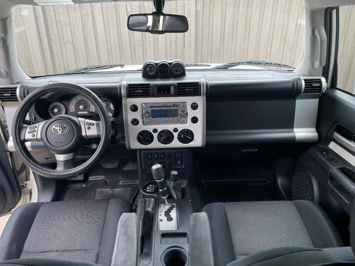 White 2011 Toyota FJ Cruiser Base