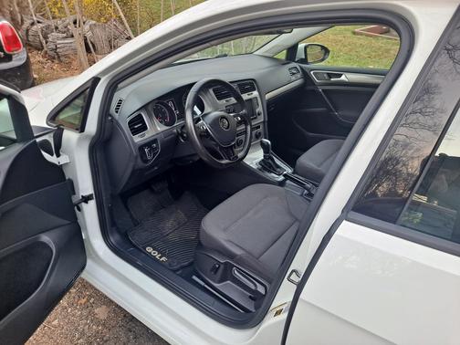 2017 Volkswagen Golf SportWagen TSI S