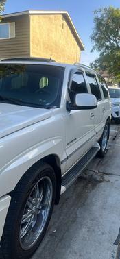 2004 Cadillac Escalade Base