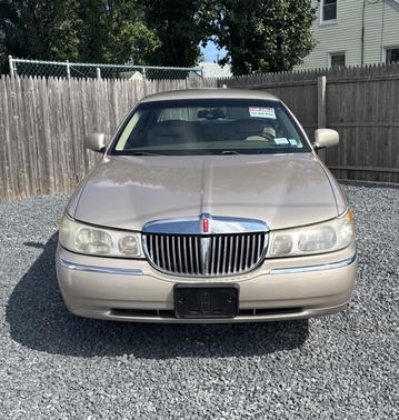 1998 Lincoln Town Car Executive